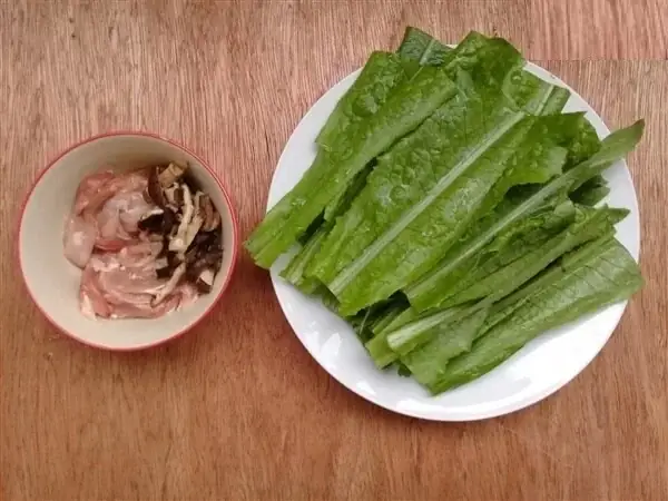 Nấu Canh Rau Diếp Thơm