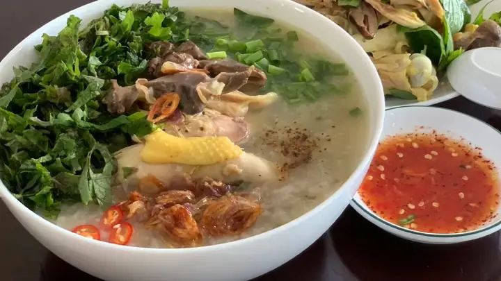 Nấu Cháo Gà Cho Rau Thơm Gì