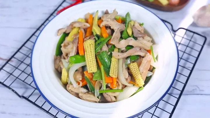 Ngô Bao Tử Xào Thịt