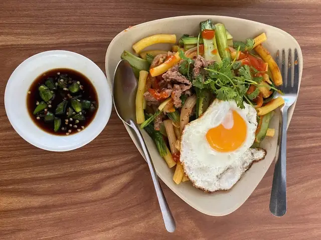 Nui Xào Bò Gần Đây