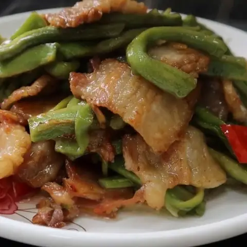 Rau Tiến Vua Xào Thịt Lợn
