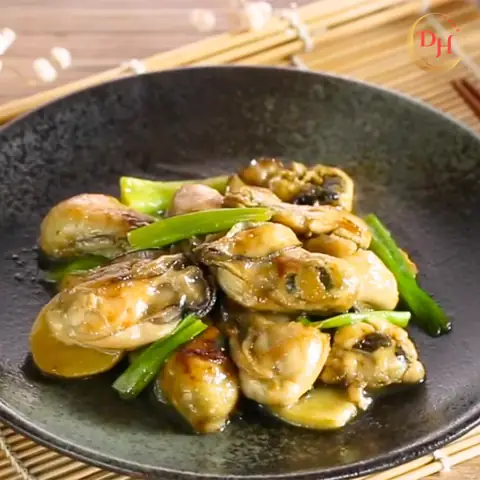 Ruột Hàu Xào Mỡ Hành