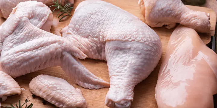Sốt Có Ăn Được Thịt Gà Không
