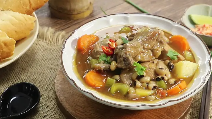 Sườn Heo Nấu Đậu Trắng