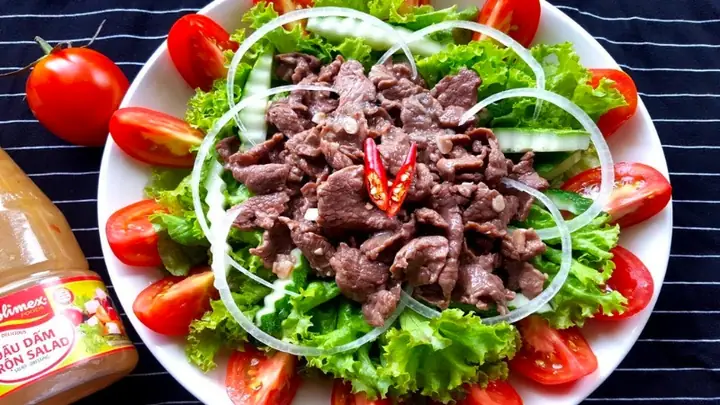 Thịt Bò Sốt Xà Lách