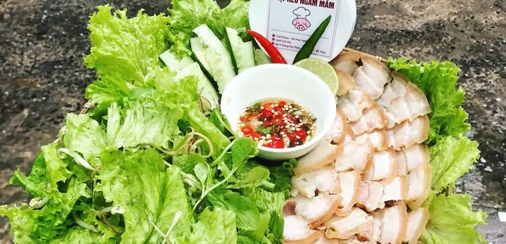 Thịt Heo Ngâm Mắm Cuốn Bánh Tráng