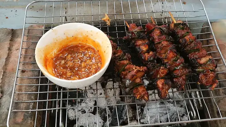 Thịt Lợn Mán Nướng Lá Móc Mật
