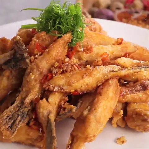 Vây Cá Hồi Chiên Xù