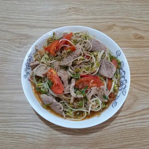 Xào Giá Đỗ Với Thịt